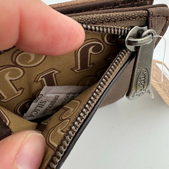 Justin RFID Western Bi-Fold Wallet Brown Studded Leather NWT - Picture 5 of 9